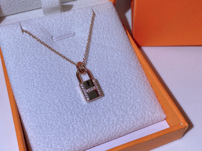 [Elitejewels]HM ADVANCED NICHE LOCK HEAD NECKLACE DIAMONDS