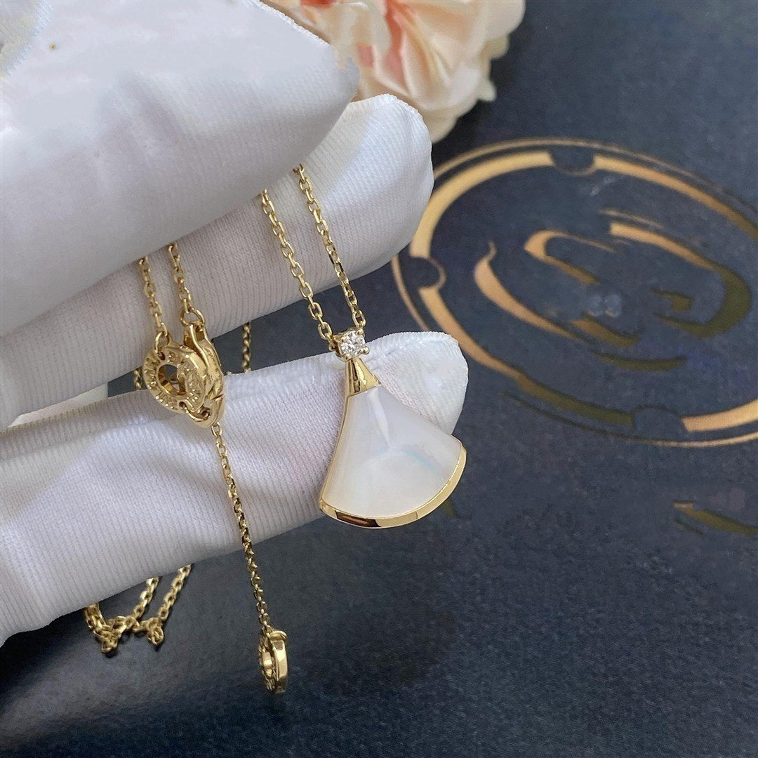 [Elitejewels]DREAM NECKLACE WHITE MOP GOLD 1 DIAMOND