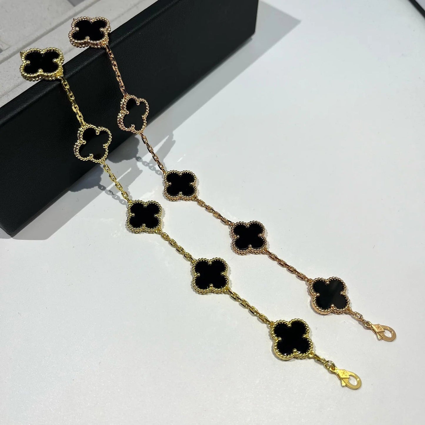 [Elitejewels]クローバー5モチーフブラックオニキスブレスレット