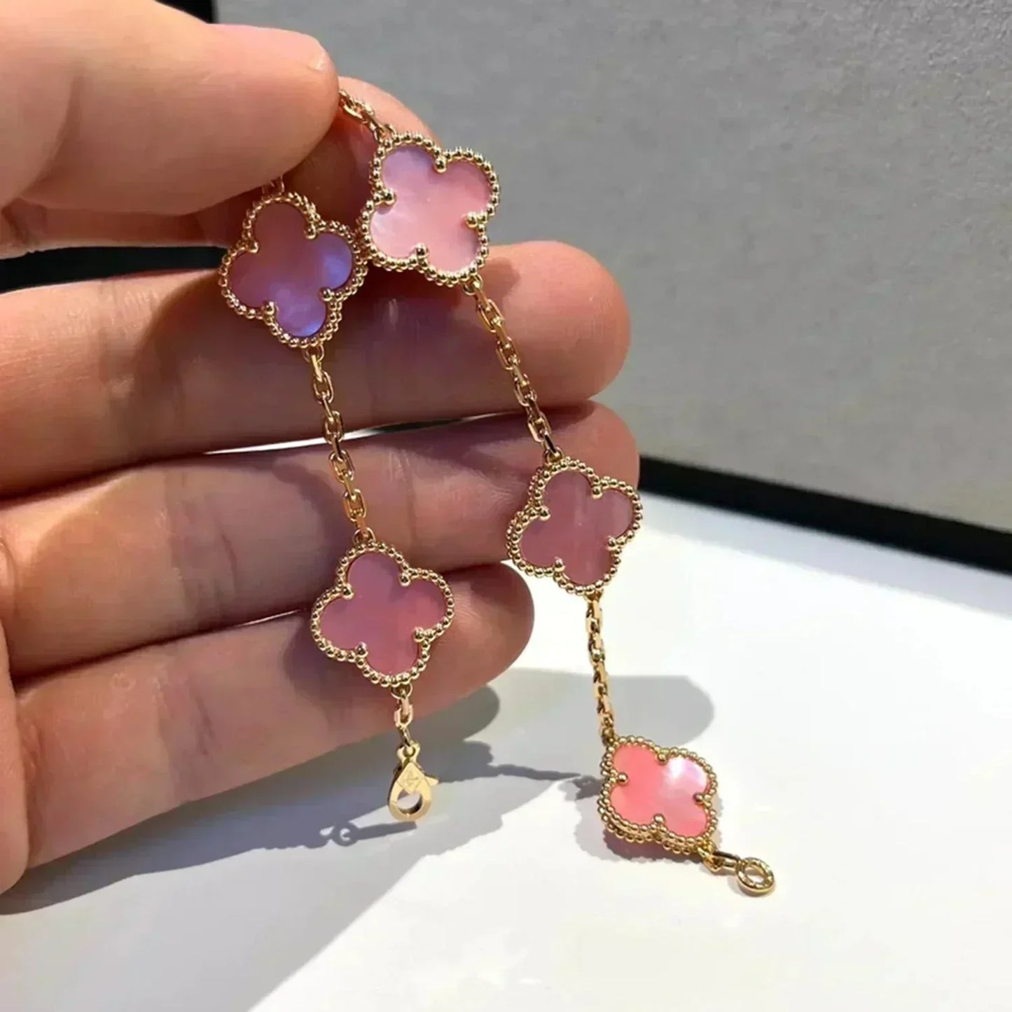 [Elitejewels]CLOVER 5 PINK MOP BRACELET