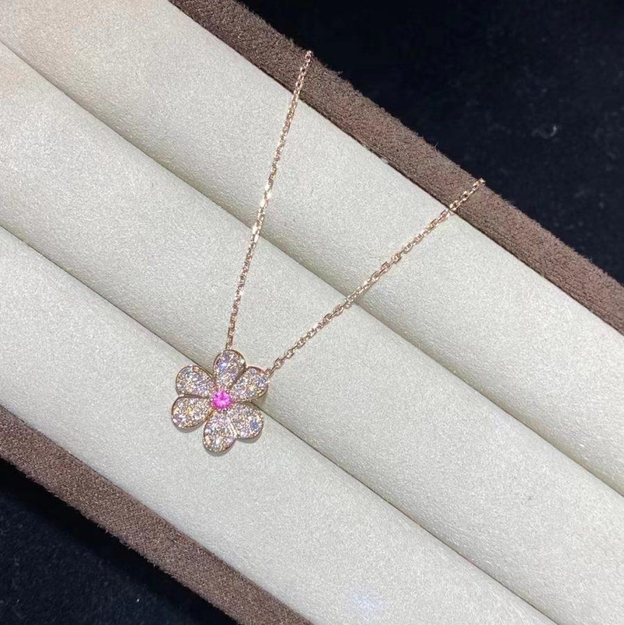 [Elitejewels]FRIVOLE ROSÉGOLD-HALSKETTE MIT BLUMENDIAMANTEN