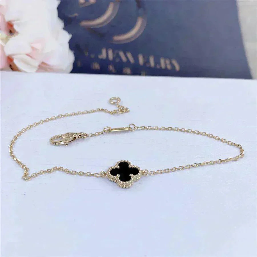 [Elitejewels] KLEEBLATT ONYX EINZELNE BLUME ARMBAND